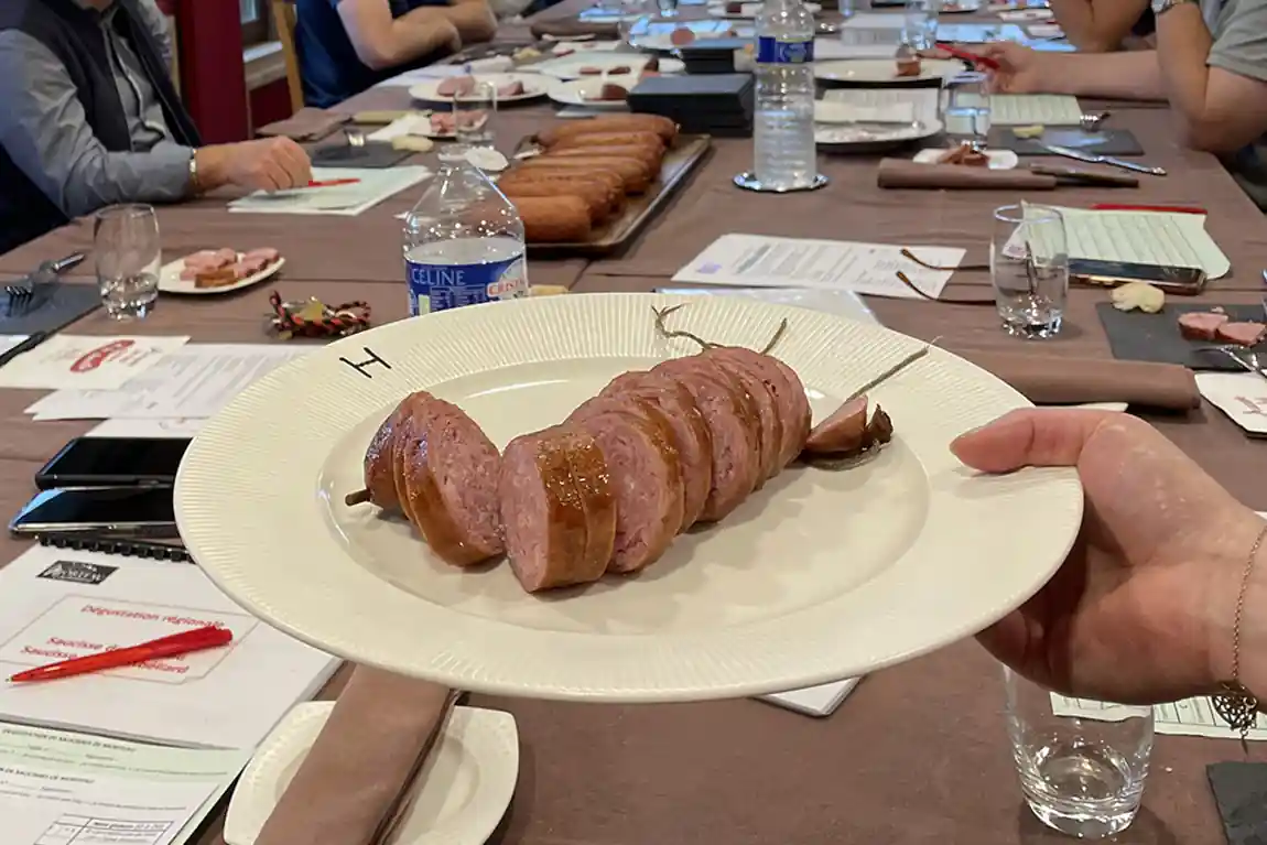 Photos : concours de la meilleure saucisse de Morteau 2024