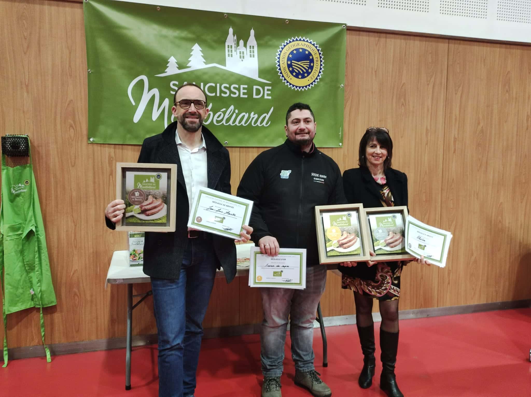 Le podium du concours de la meilleure saucisse de Montbéliard 2023 avec la victoire de Salaisons Renaudot (c) A2M
